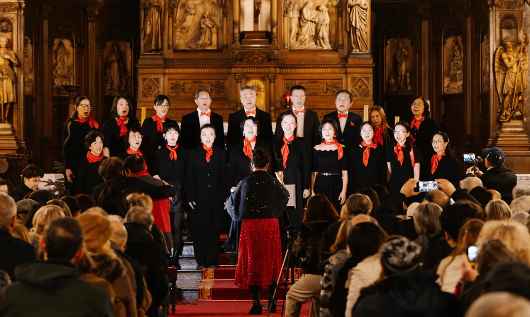 Concert dans une église parisienne en décembre 2025