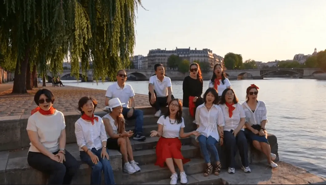Enregistrement musical au bord de la Seine en septembre 2025